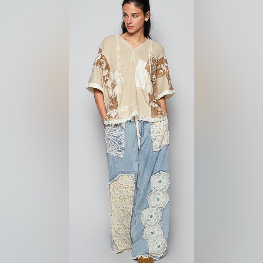 NWOT POL MISSES SZ M Beige Crochet Lace Embroidery Patchwork SS Vneck Hoodie